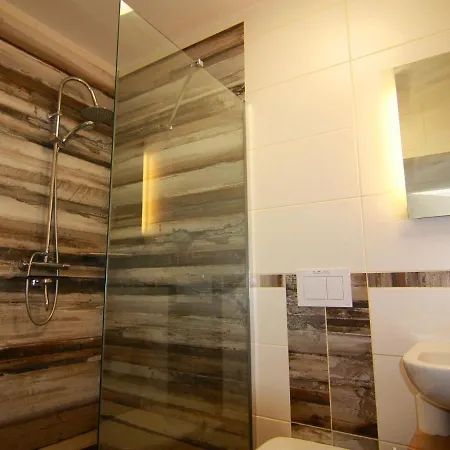 Апартаменты Apartment Luetow Lutow
